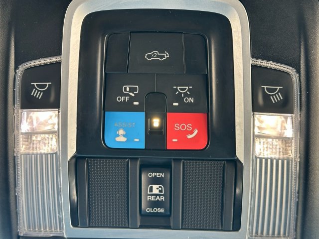 Used 2025 RAM 1500 Laramie AWD/4WD image 25
