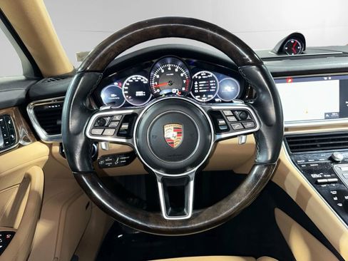 Used 2018 Porsche Panamera 4 image 15