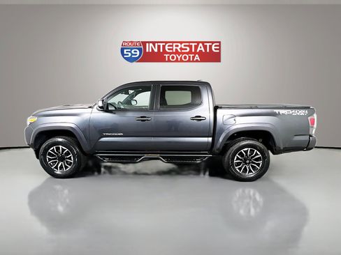 Used 2020 Toyota Tacoma TRD Sport w/ TRD Premium Sport Package image 4
