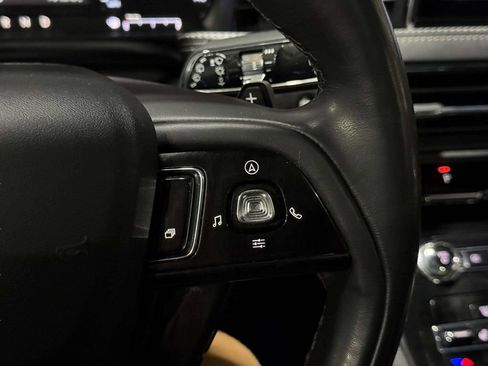 Used 2021 Lincoln Corsair AWD w/ Premium Package image 13