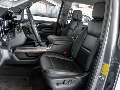 Used 2025 Chevrolet Silverado 3500 LTZ w/ LTZ Convenience Package AWD/4WD image 30