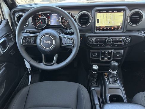 Used 2023 Jeep Wrangler Unlimited Sport AWD/4WD image 21