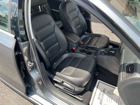 Used 2017 Volkswagen Jetta SE FWD image 28