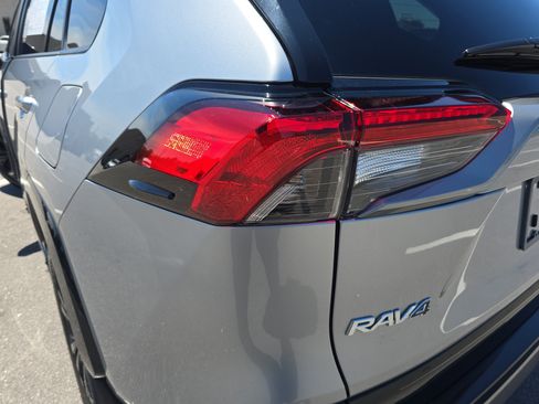 Used 2024 Toyota RAV4 XSE AWD/4WD image 28