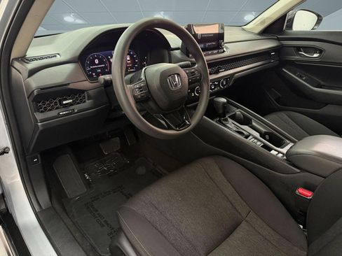 Used 2025 Honda Accord SE image 4