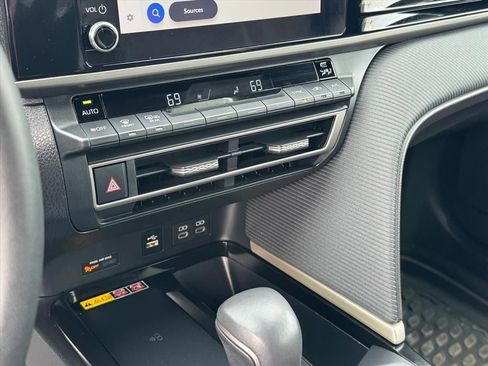 Certified 2025 Toyota Camry SE image 22