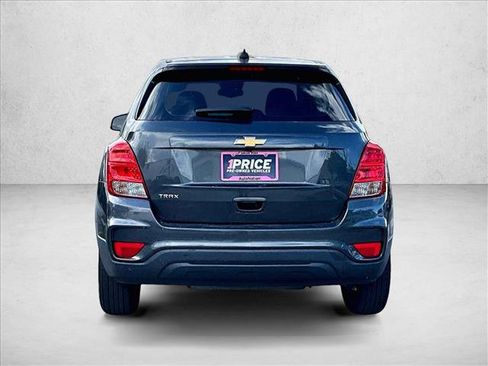 Used 2020 Chevrolet Trax LS FWD image 4