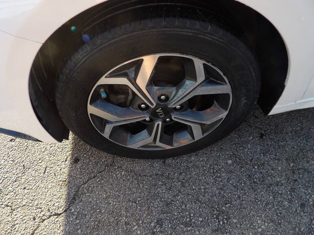 Used 2019 Kia Forte LXS FWD image 6