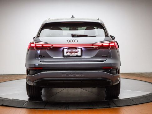 Used 2024 Audi Q4 e-tron Premium image 8