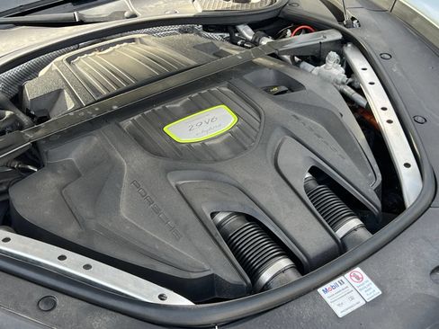 Used 2020 Porsche Panamera 4 AWD/4WD image 39