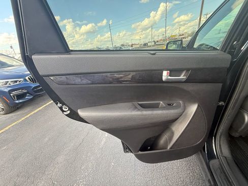 Used 2015 Kia Sorento EX image 18