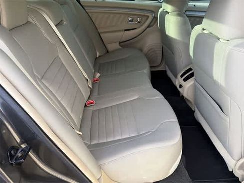Used 2018 Ford Taurus SE image 19