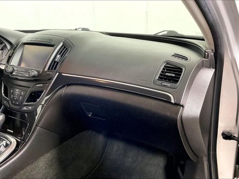 Used 2017 Buick Regal Sport Touring image 14