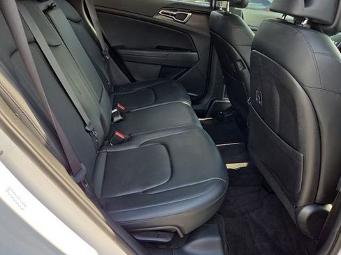 Used 2024 Kia Sportage EX FWD image 17