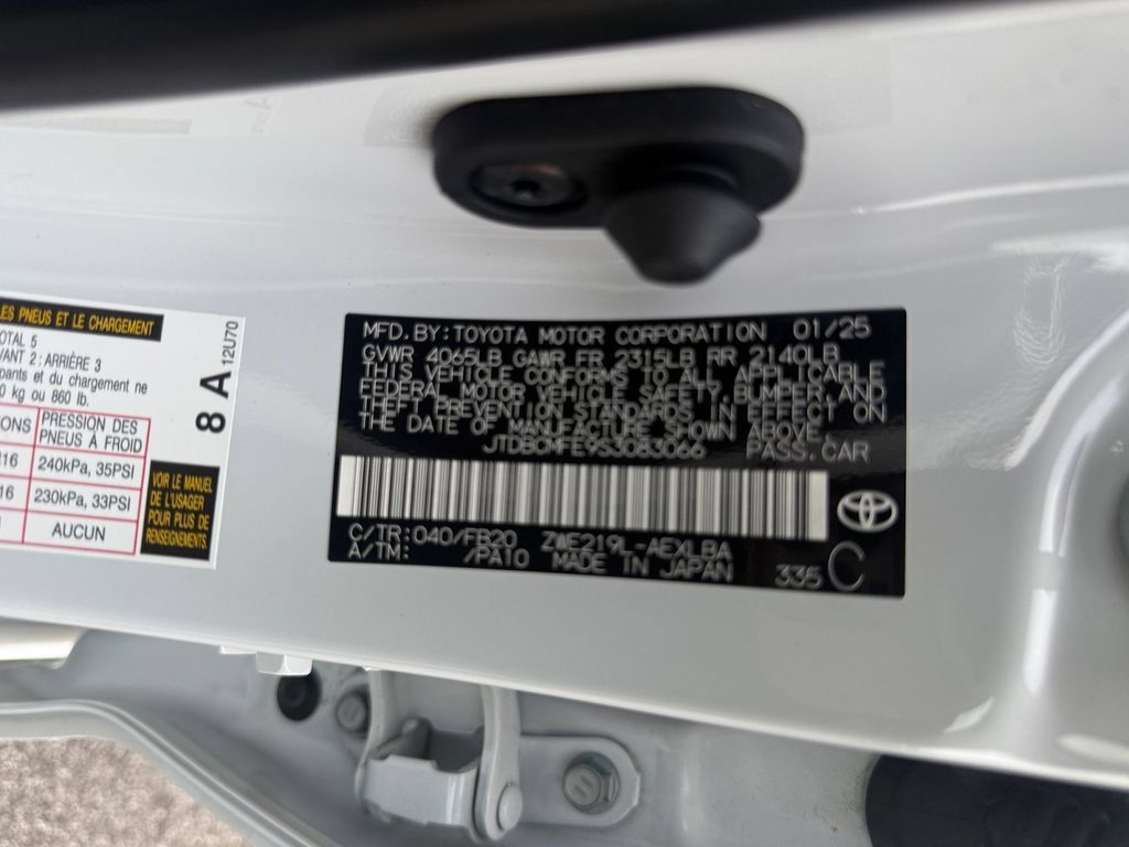 Used 2025 Toyota Corolla LE FWD image 28
