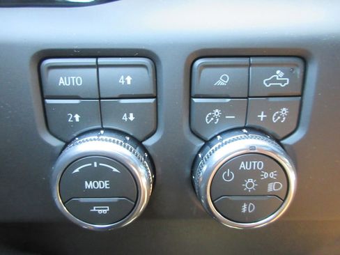 New 2026 GMC Sierra 2500 AT4 w/ AT4 Premium Plus Package AWD/4WD image 18