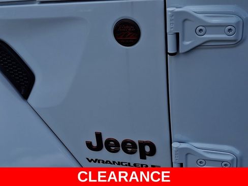 Used 2023 Jeep Wrangler Unlimited Rubicon w/ LED Lighting Group AWD/4WD image 29