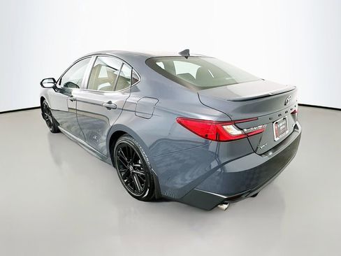 Used 2025 Toyota Camry SE image 7