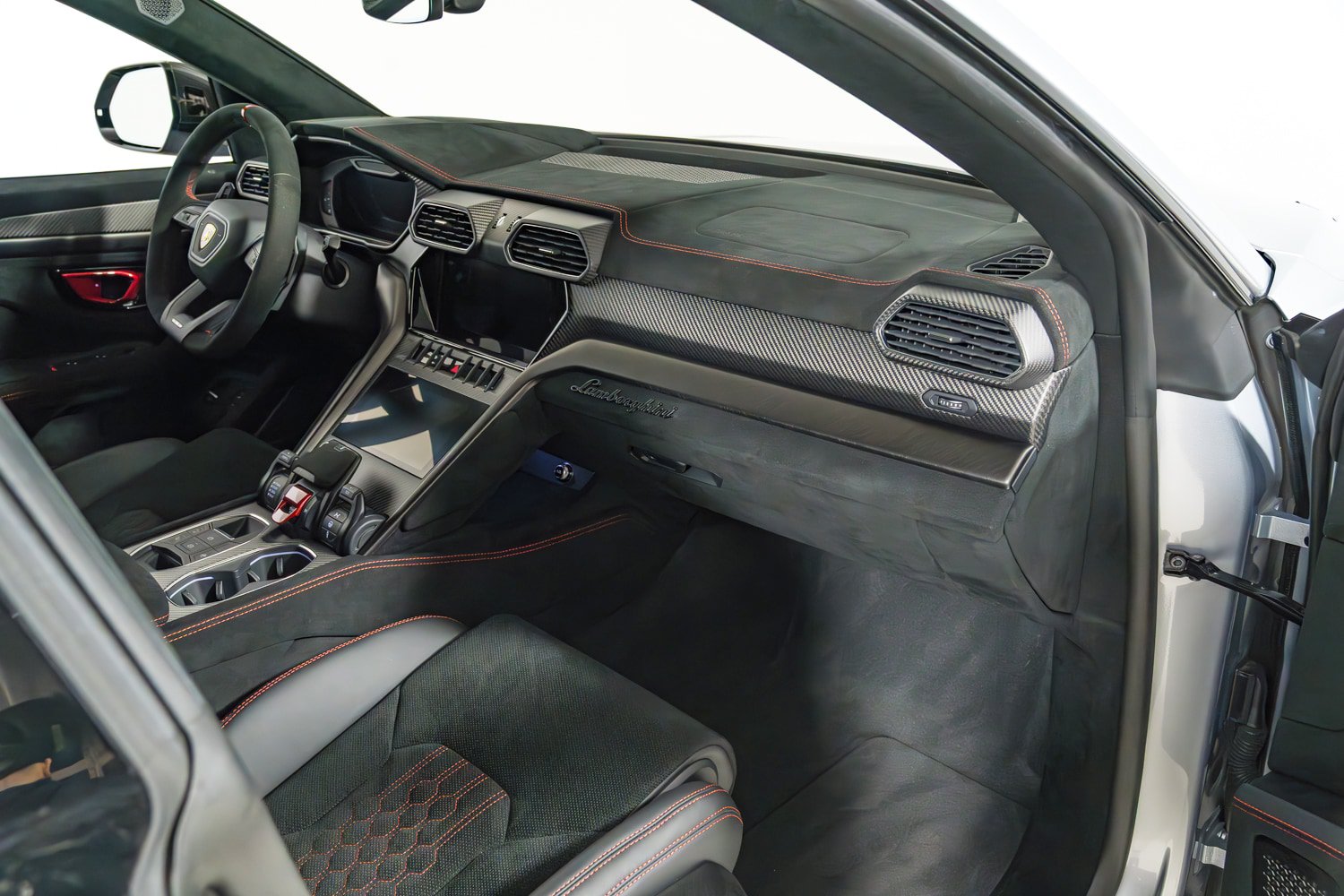 Used 2024 Lamborghini Urus Performante AWD/4WD image 30