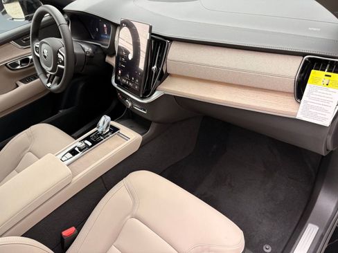 New 2026 Volvo XC90 T8 Plus AWD/4WD image 28