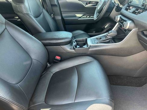 Used 2020 Toyota RAV4 XLE w/ Convenience Package AWD/4WD image 23
