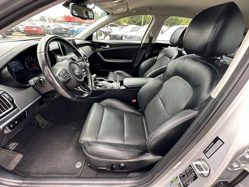 Used 2018 Kia Stinger RWD image 10