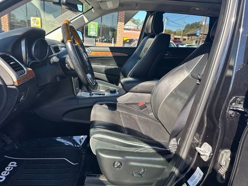 Used 2012 Jeep Grand Cherokee Overland image 11