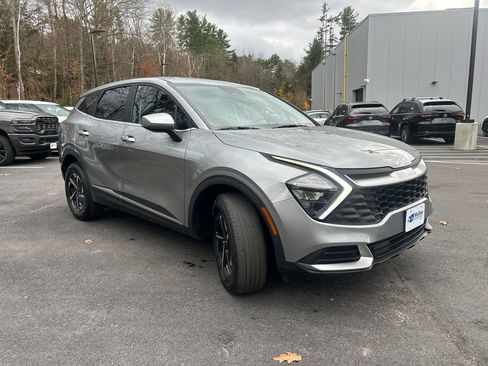 Used 2023 Kia Sportage LX image 7