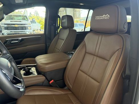 Used 2025 Chevrolet Suburban High Country w/ Sun And Tow Package AWD/4WD image 21
