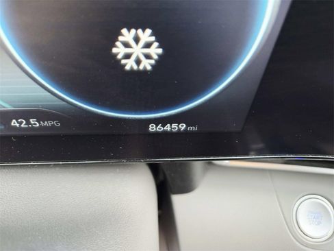 Used 2023 Hyundai Elantra SEL w/ Convenience Package image 22