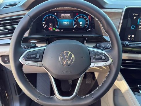New 2026 Volkswagen Atlas SE FWD image 17