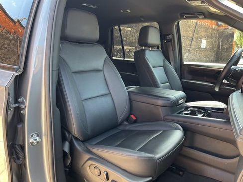 Used 2025 Chevrolet Tahoe Z71 AWD/4WD image 38