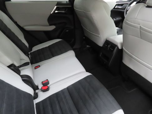New 2026 Mitsubishi Outlander SE FWD image 23