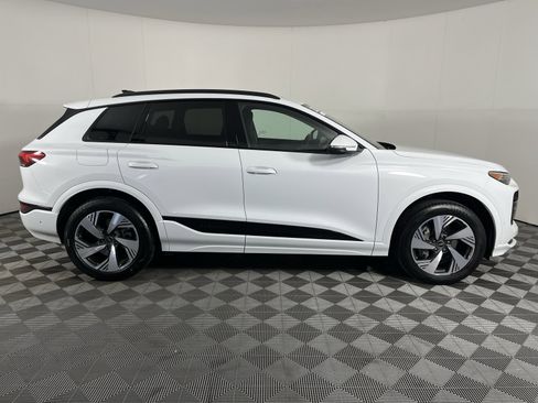 Used 2025 Audi Q6 e-tron Premium Plus w/ Premium Plus image 9