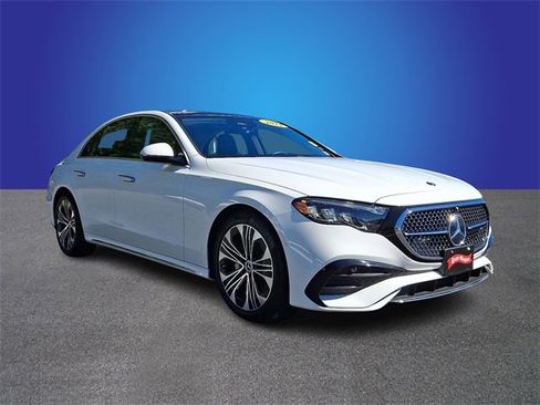 Used 2024 Mercedes-Benz E 350 4MATIC Sedan image 3