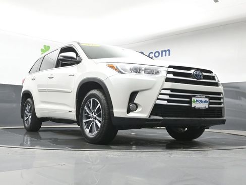 Used 2018 Toyota Highlander XLE image 26