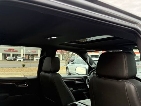 Used 2023 Chevrolet Silverado 1500 High Country w/ High Country Premium Package image 32