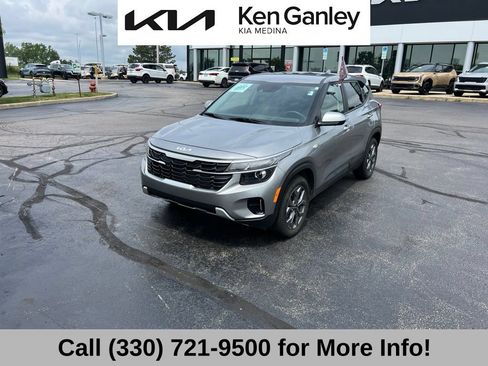 Certified 2024 Kia Seltos LX AWD/4WD image 3