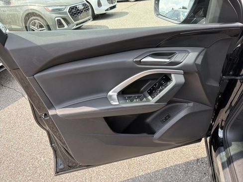 Used 2025 Audi Q5 Premium w/ Convenience Package AWD/4WD image 5