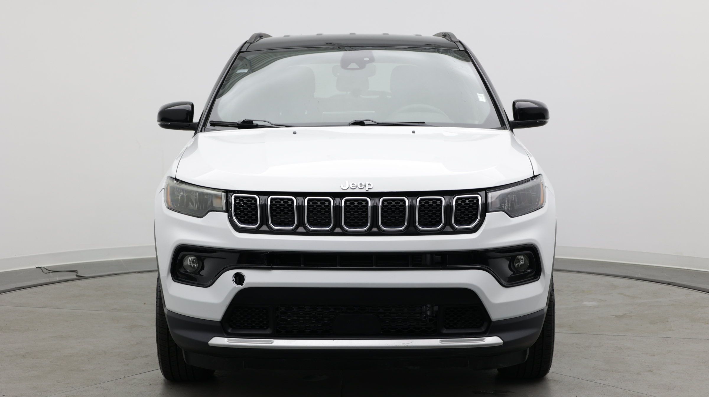 Used 2024 Jeep Compass Limited AWD/4WD image 2