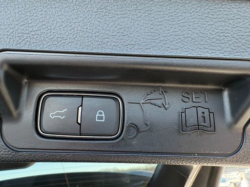 Used 2023 Ford Explorer XLT w/ Equipment Group 202A image 5