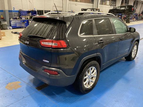 Used 2016 Jeep Cherokee Latitude AWD/4WD image 7
