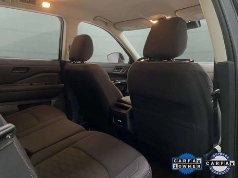 Used 2024 Nissan Pathfinder S image 75