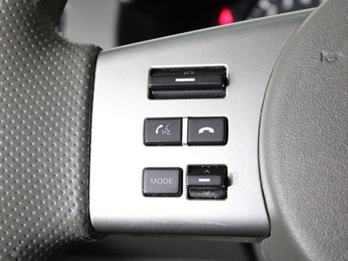 Used 2013 Nissan Frontier SV image 24