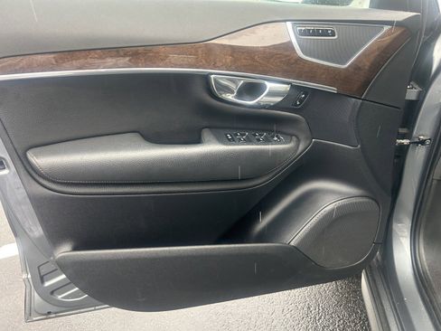 Used 2016 Volvo XC90 T6 Momentum w/ Momentum Plus Package image 37