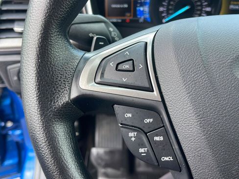 Used 2017 Ford Fusion SE w/ Fusion SE Technology Package FWD image 20