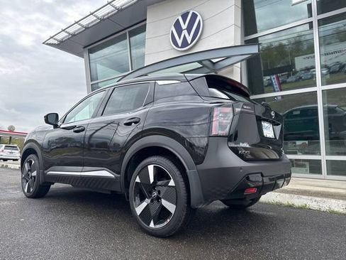 Used 2025 Nissan Kicks SR w/ SR Premium Package AWD/4WD image 6