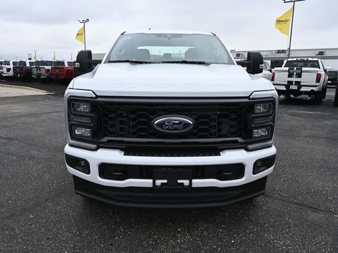 New 2026 Ford F250 4x4 Crew Cab Super Duty image 3