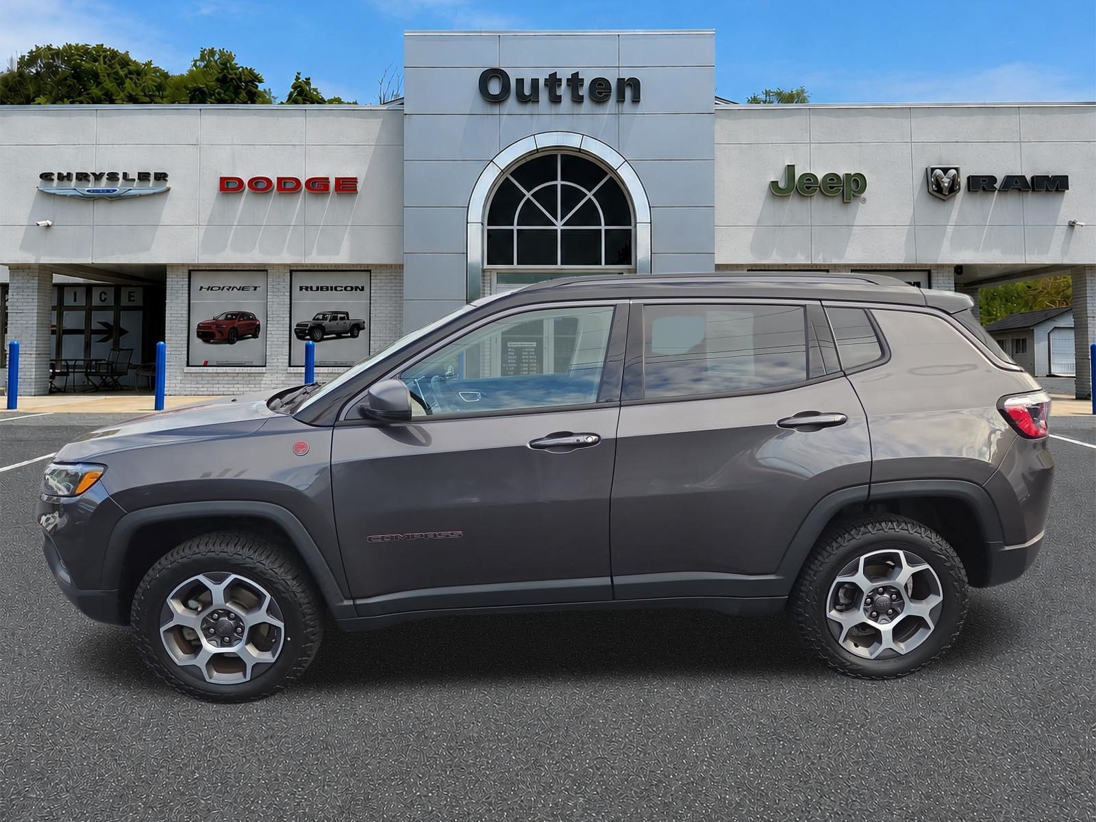 Used 2022 Jeep Compass Trailhawk w/ Trailhawk Convenience Group AWD/4WD image 7