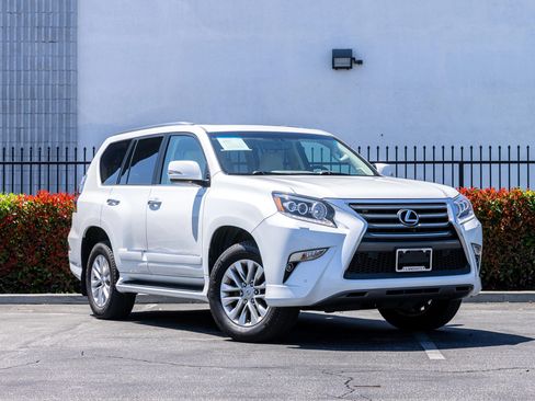 Used 2019 Lexus GX 460 Premium w/ Premium Package image 11